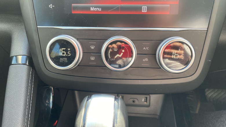 Renault Kadjar 1.3 TCE Iconic 5dr EDC Petrol Hatchback